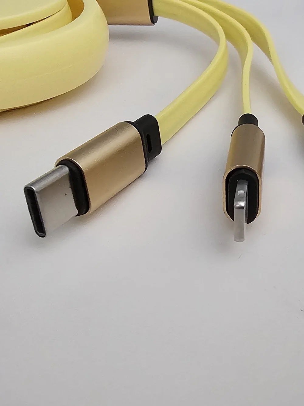 Universal 3-in-1 Retractable Charging Cable - Yellow